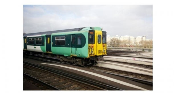 Southern and Gatwick Express Trains Win Reliability Prizes | gdb | Gatwick  Diamond Business