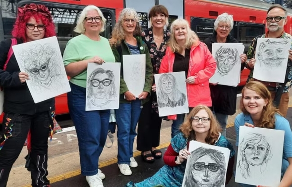 Rail operator hosts live art class on board train to celebrate The National Gallery partnership